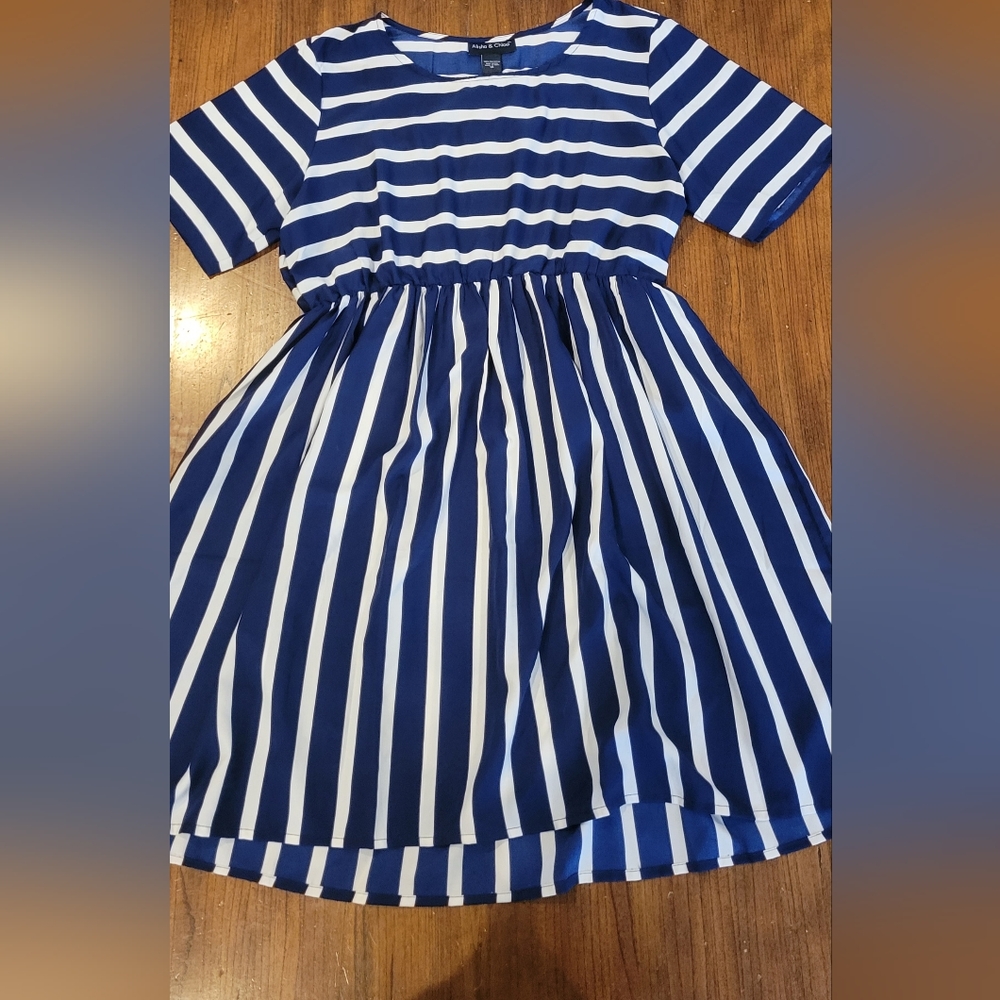 Light Flowy Navy Striped Short Sleeve Dress
